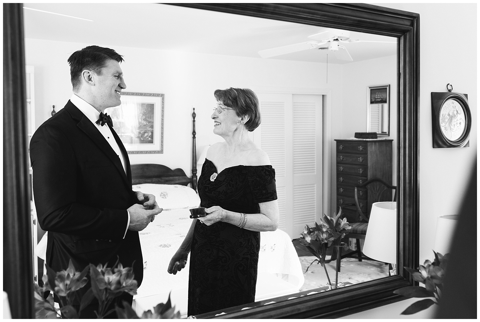 hannah mink photography, baltimore wedding photographer, baltimore, wedding, mount washington mill dye house, rustic, groom, getting ready, mother of the groom, black and white, 